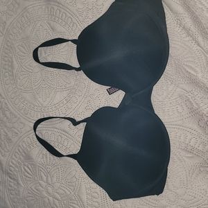 Victoria secret bra. 40D